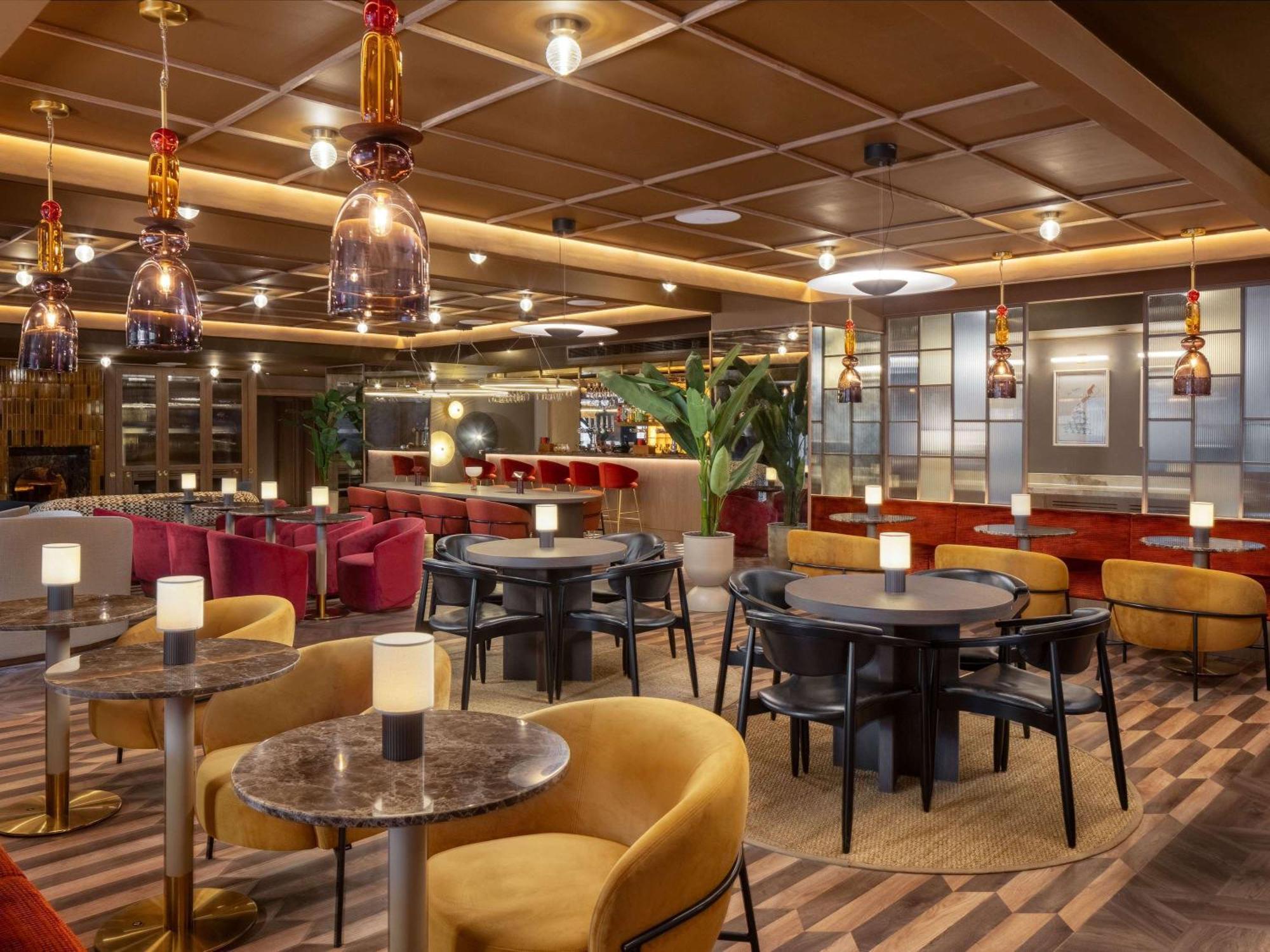 Mercure London Earls Court Экстерьер фото
