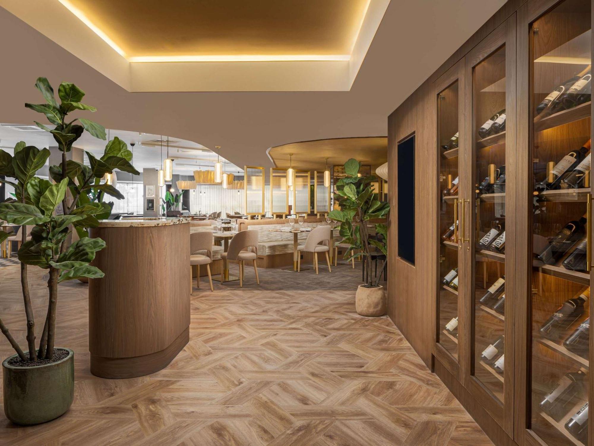 Mercure London Earls Court Экстерьер фото