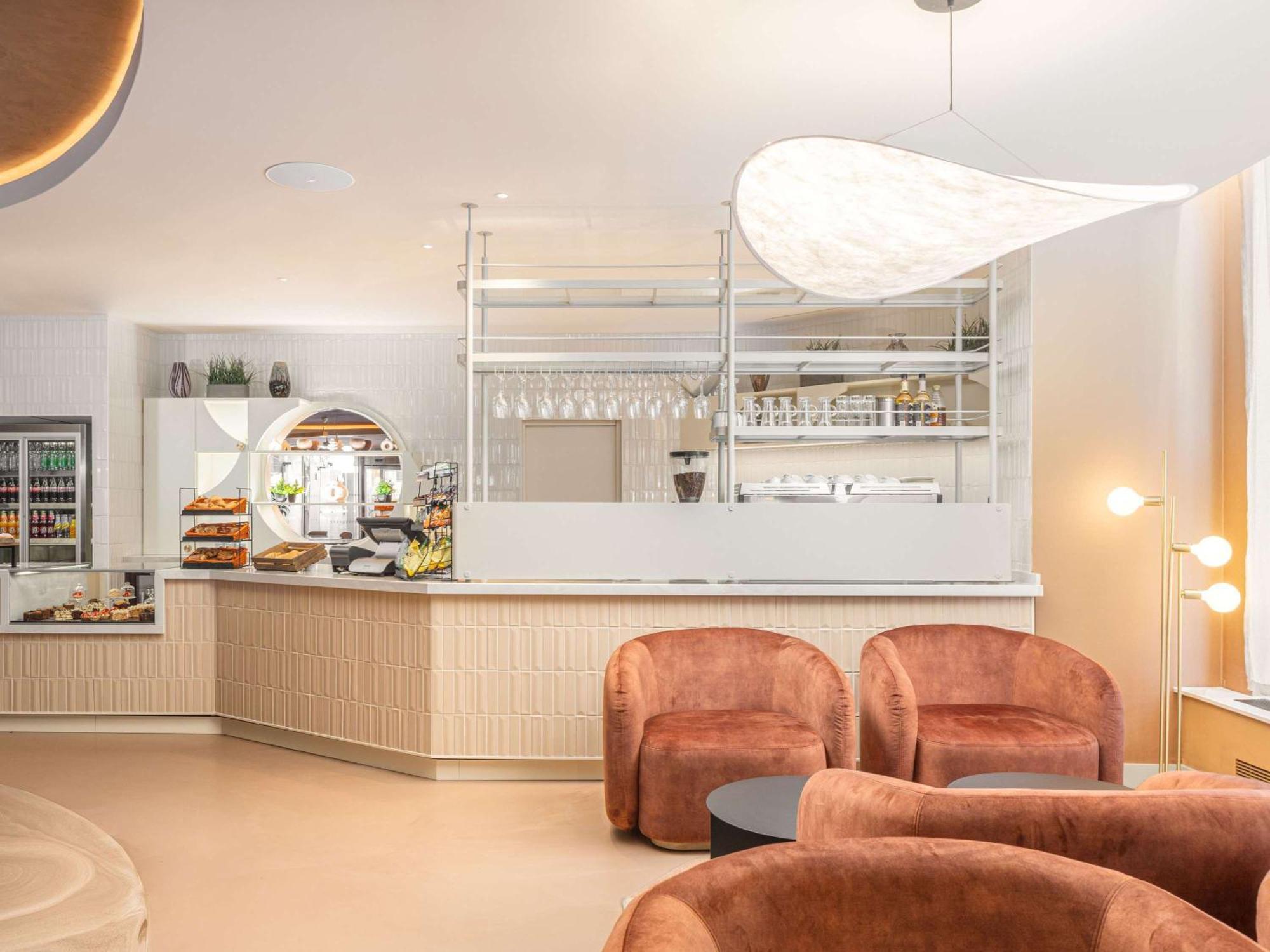 Mercure London Earls Court Экстерьер фото