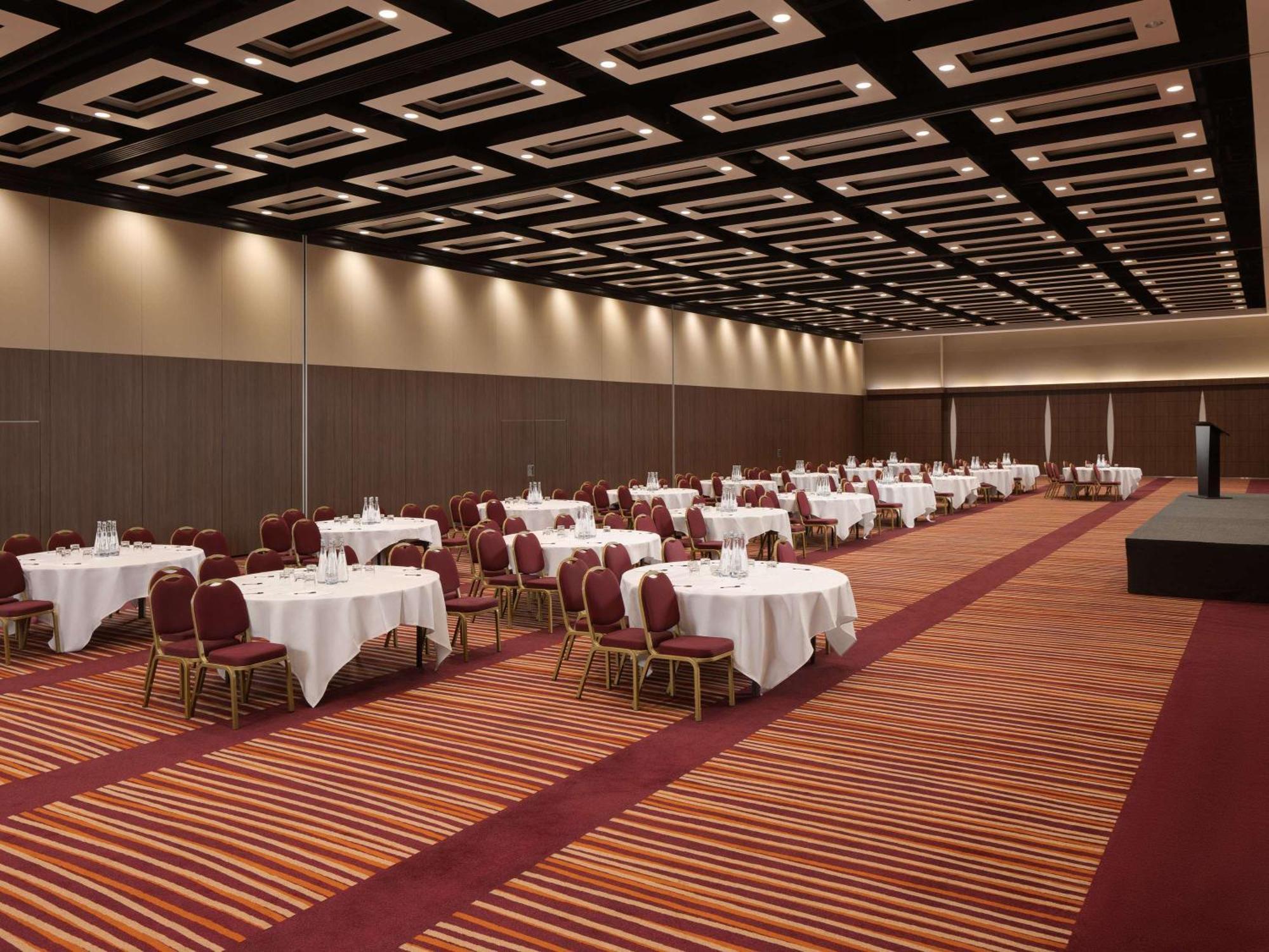 Mercure London Earls Court Экстерьер фото