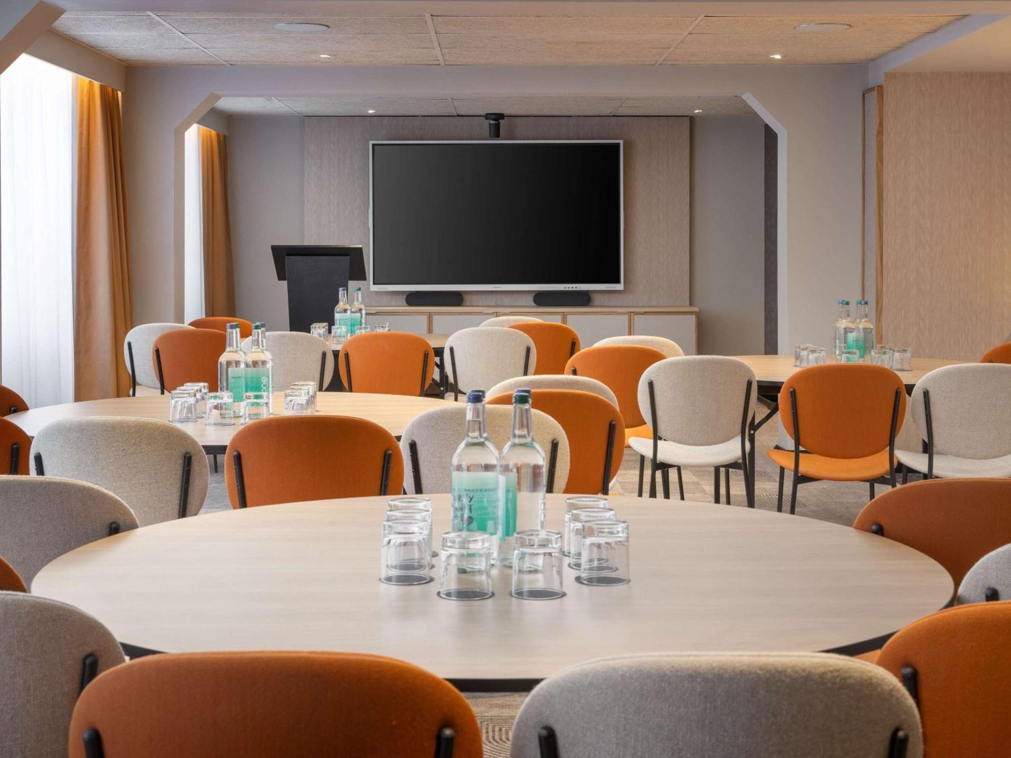 Mercure London Earls Court Экстерьер фото