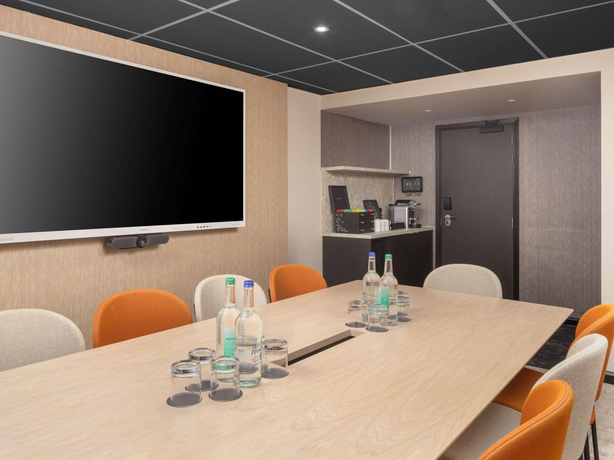 Mercure London Earls Court Экстерьер фото